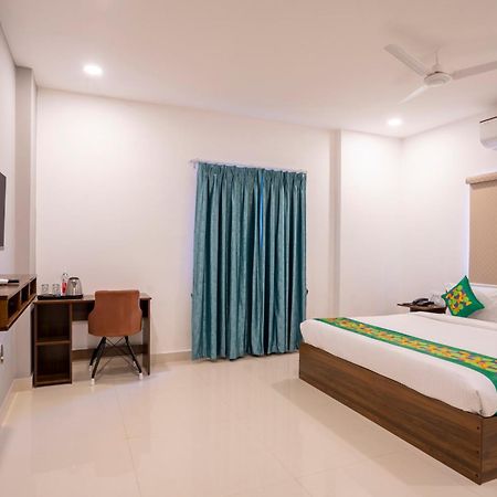 Treebo De Alphabet Gachibowli Hotel Haidarábád Kültér fotó