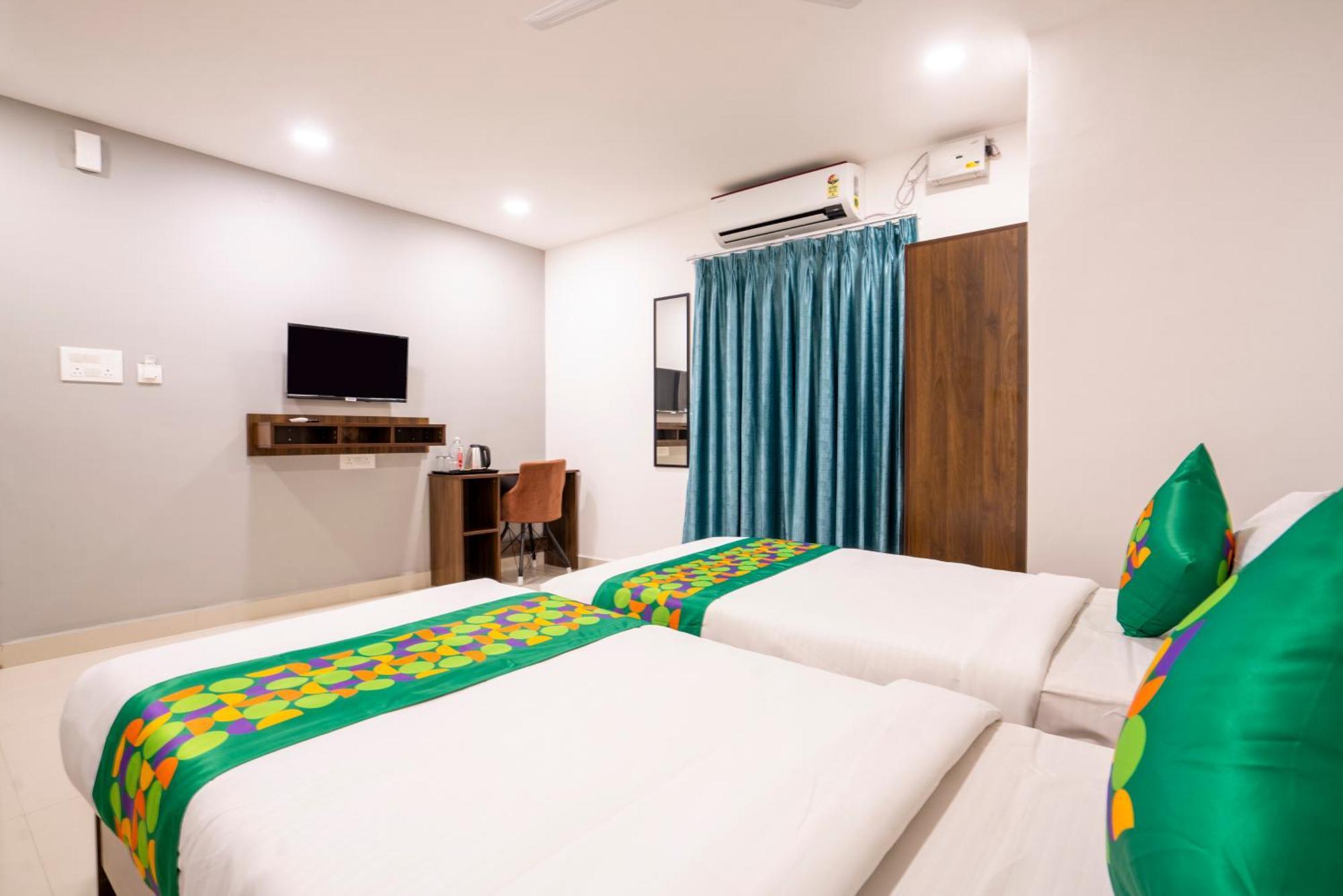 Treebo De Alphabet Gachibowli Hotel Haidarábád Kültér fotó