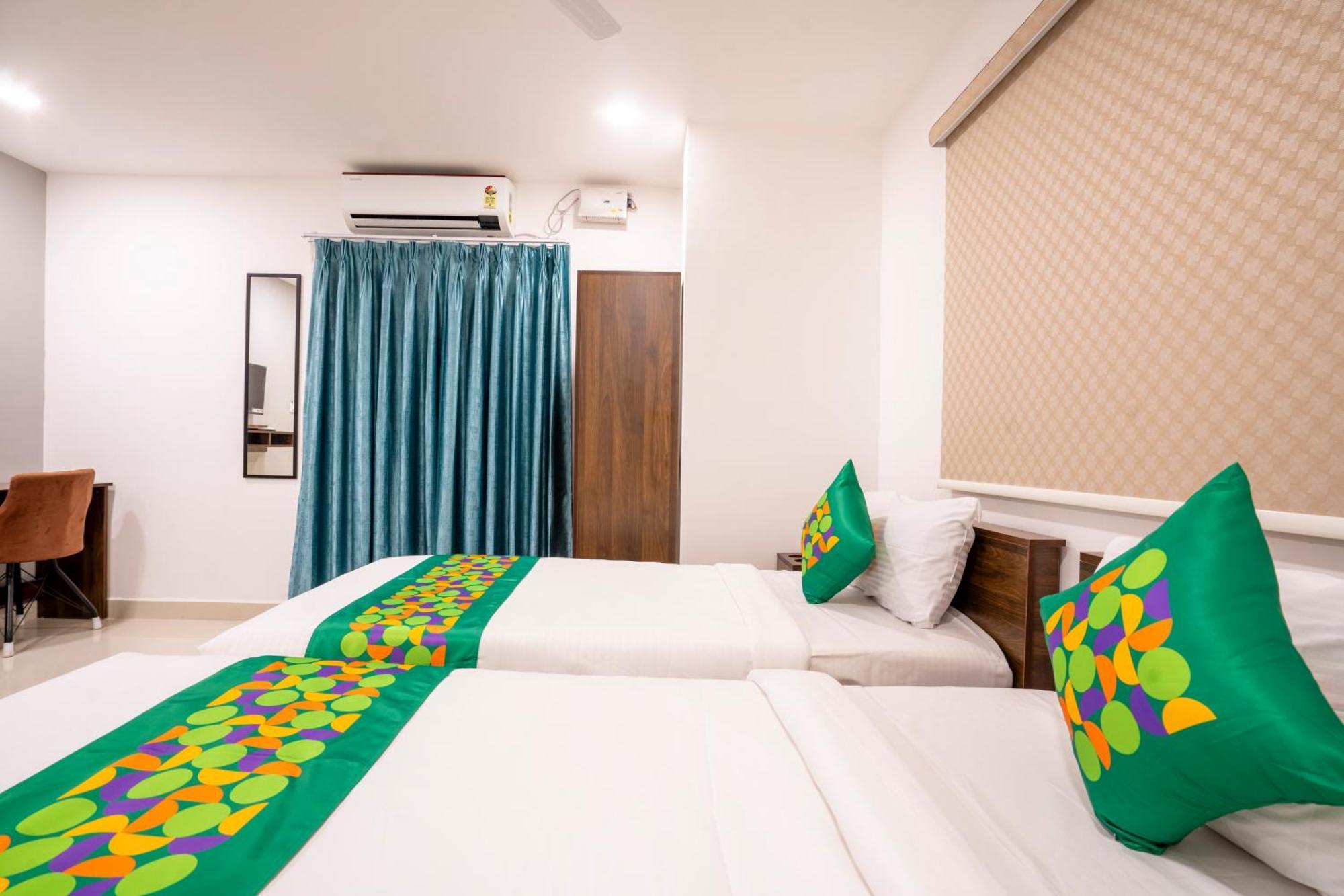 Treebo De Alphabet Gachibowli Hotel Haidarábád Kültér fotó