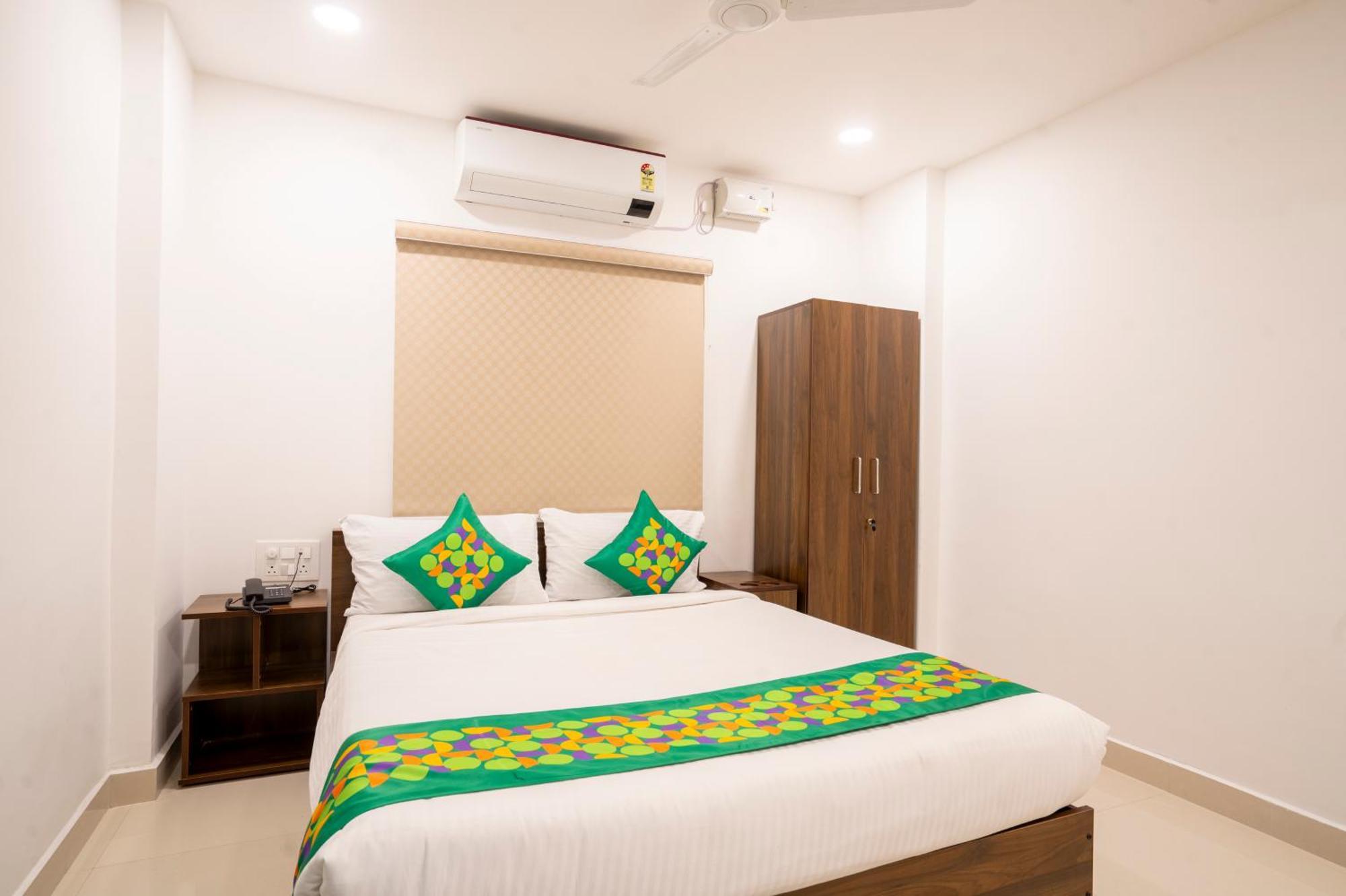 Treebo De Alphabet Gachibowli Hotel Haidarábád Kültér fotó