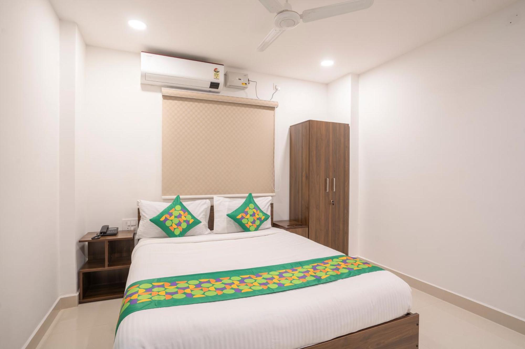 Treebo De Alphabet Gachibowli Hotel Haidarábád Kültér fotó