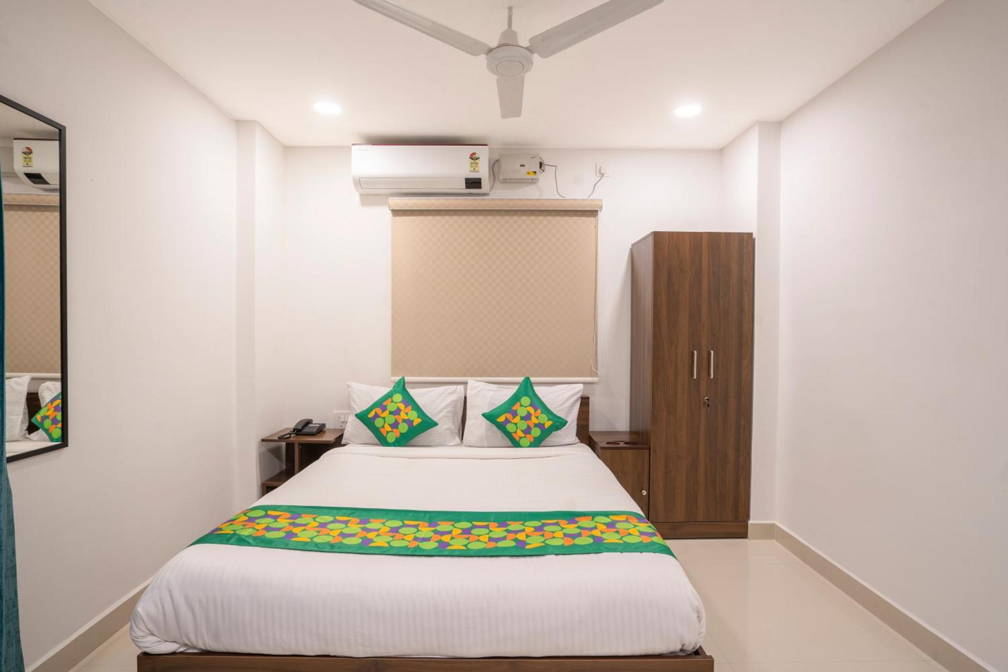 Treebo De Alphabet Gachibowli Hotel Haidarábád Kültér fotó